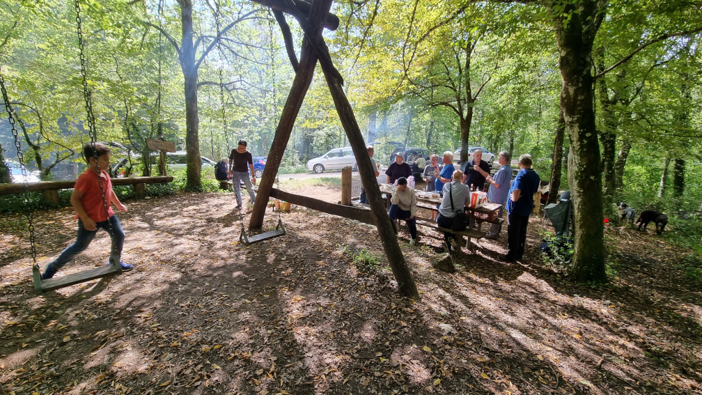 Familienfuchsjagd am 12.09.2021 (Bild 10 von 20) Familienfuchsjagd am 12.09.2021 (Bild 10 von 20)