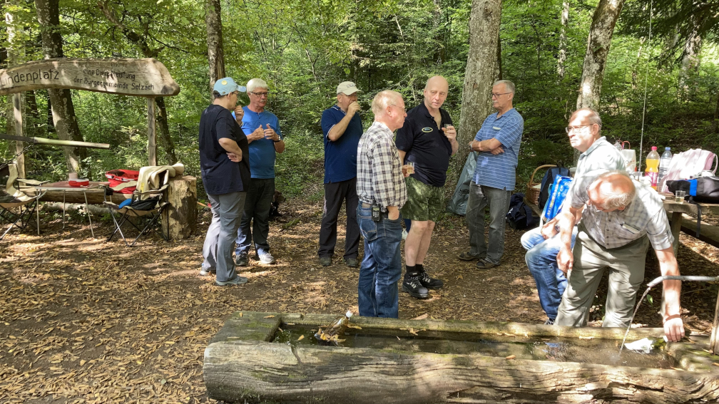 Familienfuchsjagd am 12.09.2021 (Bild 14 von 20) Familienfuchsjagd am 12.09.2021 (Bild 14 von 20)